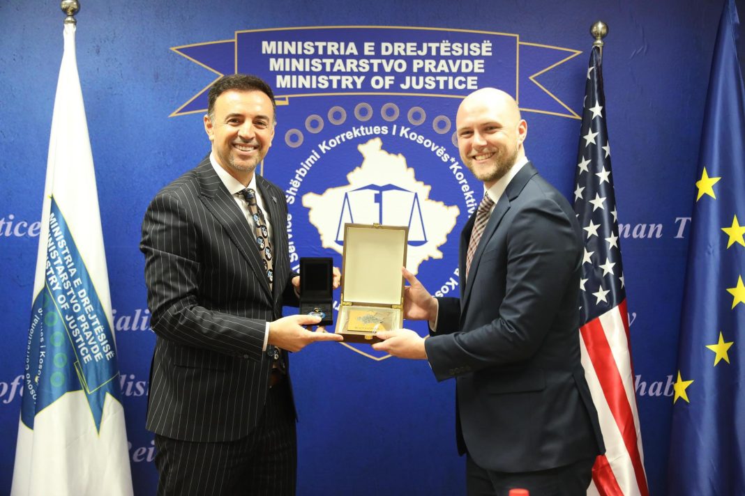 The head of prisons hosts a meeting with the American official from the Office of Counterterrorism
