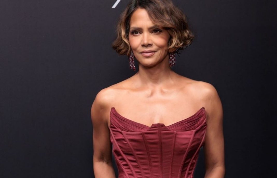 The actress “drives” the network crazy with her appearance